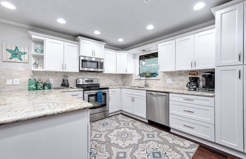 Indian Beach House | Sunny Susan’s. Water Views. Walk to the beach!