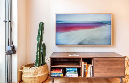 Bondi Beach Apartment | Sunny Terrace in the Heart Of Bondi Beach