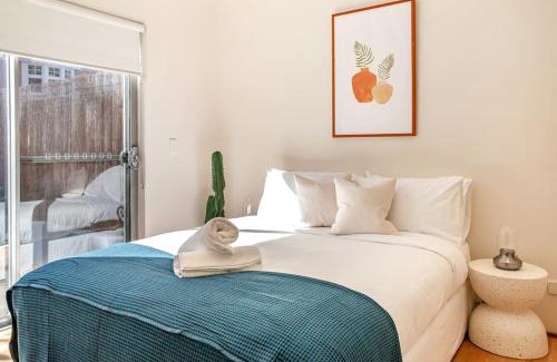 Bondi Beach Apartment | Sunny Terrace in the Heart Of Bondi Beach