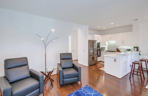 University City House | Sunny Townhouse in La Jolla UTC