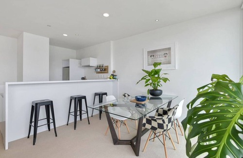 Auckland Central Business District House | Sunny Townhouse with City Views w/Aircon+Carpark