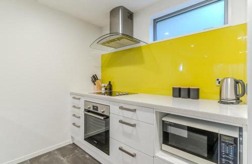 Dunedin City Centre Apartment | Sunny Union St Apartment