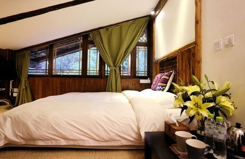 Shangri-La House | Sunny Valley Inn