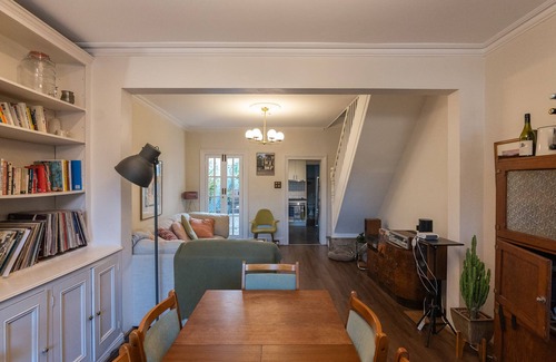 Newtown House | Sunny & Vibrant home in prime Newtown location