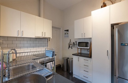 Newtown House | Sunny & Vibrant home in prime Newtown location