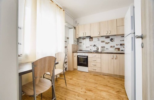 Oradea Apartment | Sunny View 2 Bedroom Central Apartment
