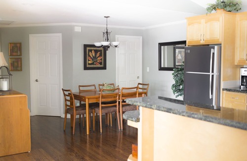 Santa Rosa Cottage | Sunny View Cottage in the Beautiful Wine Country
