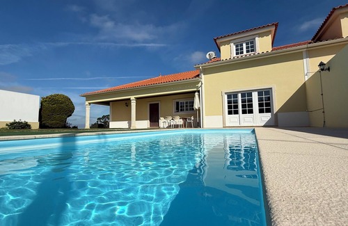 Peniche Villa | Sunny villa with pool and garden 5mn from Baleal