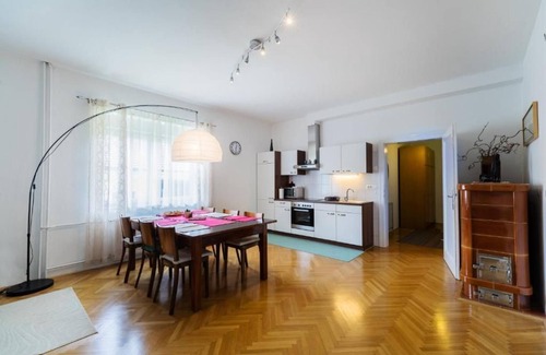Ljubljana Apartment | Sunny Villa Studio