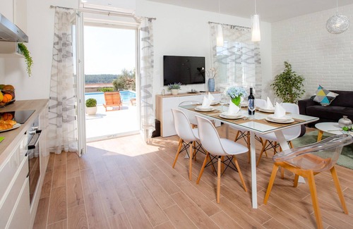 Cilipi Villa | Sunny Villa, stylish and modern with private pool