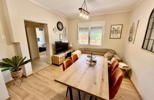 Pricelje House | Sunny village, pool house
