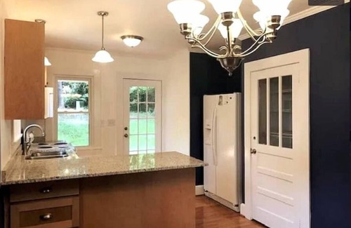 Aiken Cottage | Sunny Virginia Equestrian Cottage