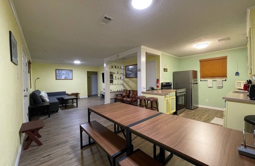 Surfside Beach House | Sunny Vista -2 Bd - Seconds From the Beach!