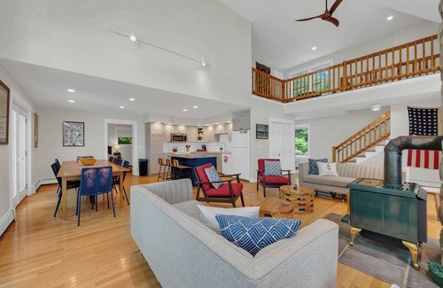 North Windham House | Sunny Waterfront Family Friendly Little Sebago Home