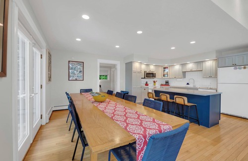 North Windham House | Sunny Waterfront Family Friendly Little Sebago Home