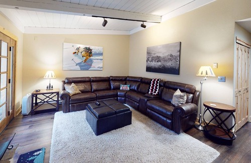 Intermountain House | Sunny West Vail Townhome near Hiking, Skiing & Vail Village