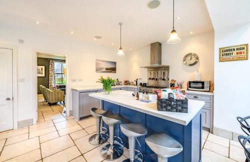 Giggleswick House | SUNNYBECK COTTAGE Award winning DOG friendly
