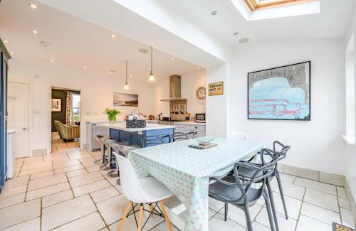 Giggleswick House | SUNNYBECK COTTAGE Award winning DOG friendly