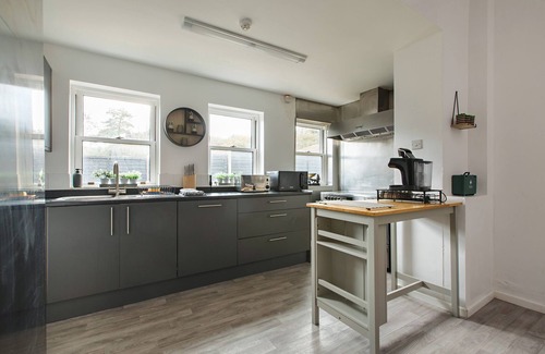 Buxton House | SUNNYMEADE, family friendly, with hot tub in Buxton, Norfolk