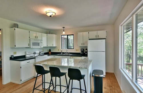 Solon Springs House | Sunnyside Cabin, Pet Friendly on Breakfast Lake in Barnes, WI