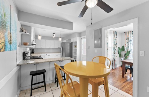 Murray Hill House | Sunnyside Home in Murry Hill