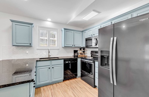 Murrells Inlet House | Sunnyside Patio Home, 2 large covered porches, yard, Golf Cart, Dogs ok!