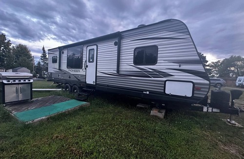Bonfield RV Rental | Sunnyside Resort