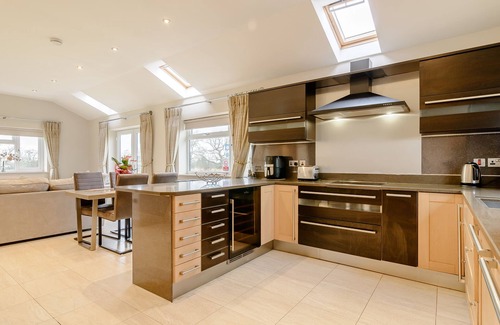 Blackburn Cottage | SUNNYSIDE SHREYAS, family friendly, with a garden in Ribchester