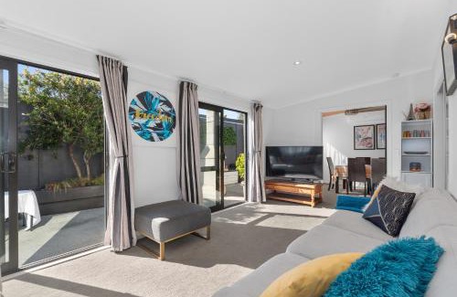 Mangawhai Heads House | Sunnyside Spa Retreat - Mangawhai Holiday Home
