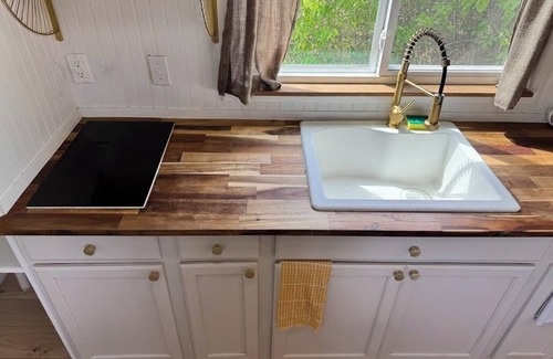 Gulfport House | Sunnyside Suit, Luxe Tiny Home Gulfport, MS