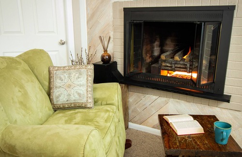 Salem Apartment | Sunnyslope Retreat | Private Entry, Fireplace, AC & Sleep Number Bed