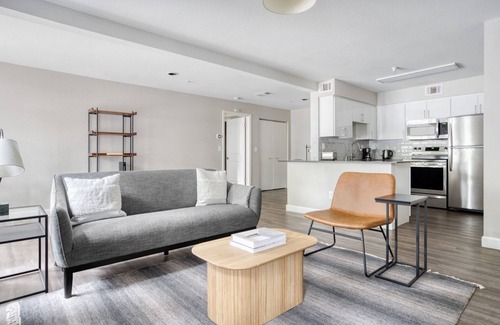 Sunnyvale Apartment | Sunnyvale 1BR w/Gym, Pool & Parking, near freeways, by Blueground