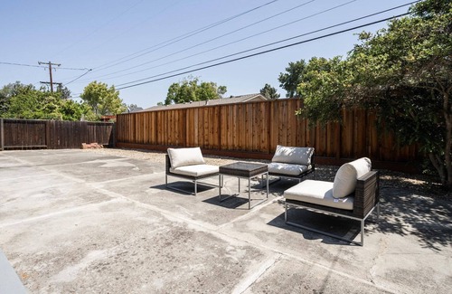 Sunnyvale West House | Sunnyvale 3BR w/Backyard, nr Nature & Entertainment, by Blueground
