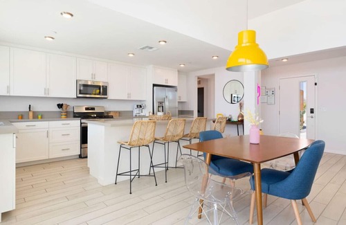 Desert Hot Springs House | Sunray House Modern Getaway Pool Spa Tesla Charger