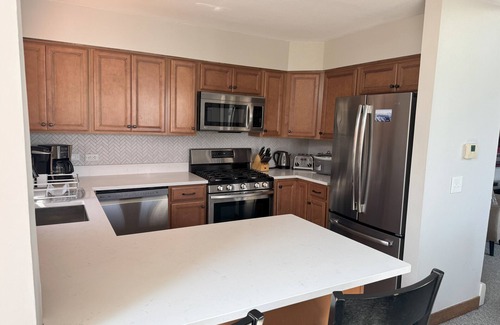 Central Vermont- Killington Condo | SUNRISE 3BR - 2 Story Remodeled Condo - SKI ON & OFF. Pool + Trailside