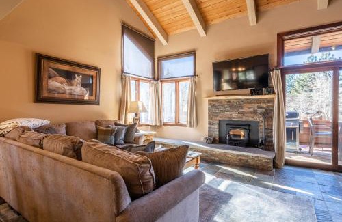 Mammoth Lakes House | Sunrise 9