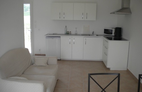 Tournissan Apartment | "Sunrise apartment" at La petite Auberge, 1 - 5 p in a haven of peace!
