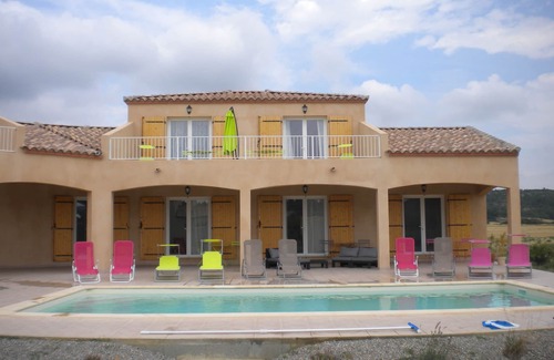 Tournissan Apartment | "Sunrise apartment" at La petite Auberge, 1 - 5 p in a haven of peace!