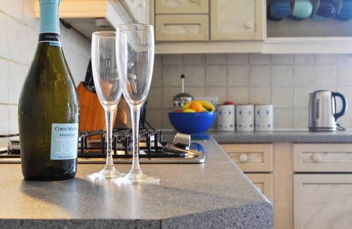 Lochmaddy Cottage | Sunrise Apartment is a duplex apartment boasting wonderful views.