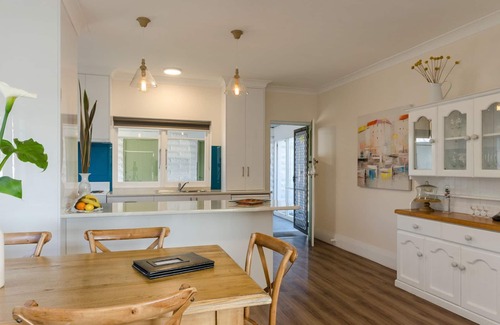 Penguin House | Sunrise at Penguin - beach retreat