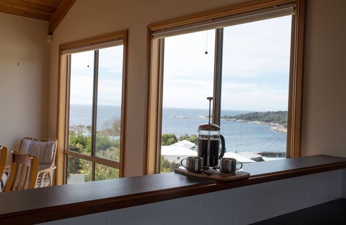 Binalong Bay House | SUNRISE @ BINALONG BAY on the Bay of Fires