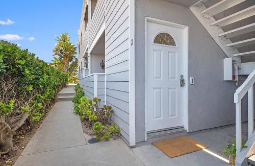 South Oceanside House | Sunrise by the Sea 1 Block from Ocean