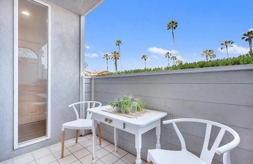 South Oceanside House | Sunrise by the Sea 1 Block from Ocean