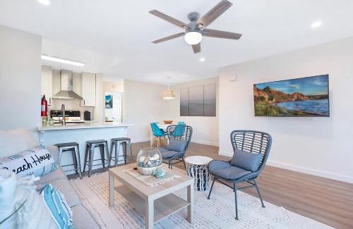 South Oceanside House | Sunrise by the Sea 1 Block from Ocean