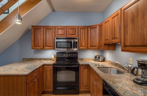 Sunday River Area Condo | Sunrise C-130/132 | 3 Bed, 2 Bath