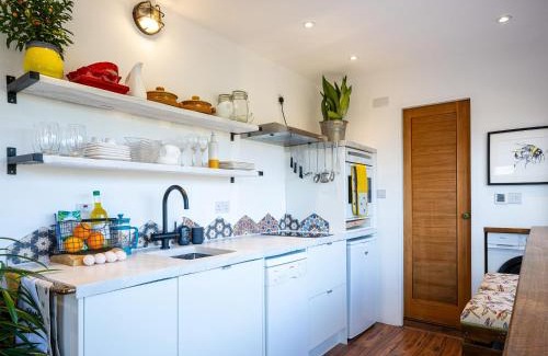 East Ilsley House | Sunrise Cabin