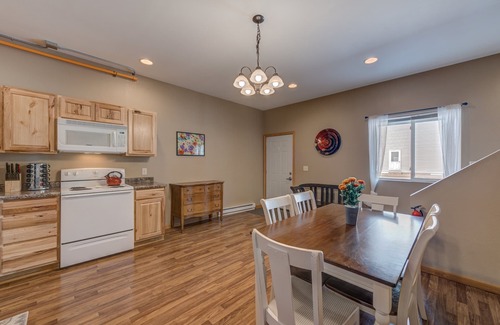 Pepin Condo | Sunrise Condo - Sunny Loft Bedrooms Near The Beach