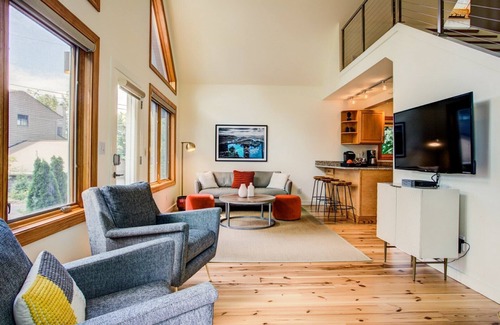 Asheville House | Sunrise Cottage | Modern Mountaintop Cottage in Asheville