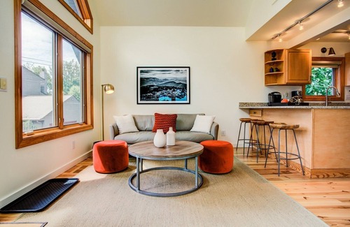 Asheville House | Sunrise Cottage | Modern Mountaintop Cottage in Asheville