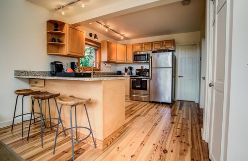 Asheville House | Sunrise Cottage | Modern Mountaintop Cottage in Asheville